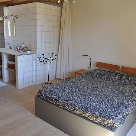 Nyaraló Spacious Holiday House Near River In Teilhet Teilhet