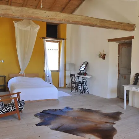Spacious Holiday House Near River In Teilhet
